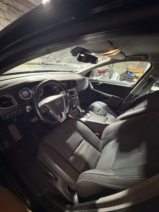 Volvo v40 — photo 5