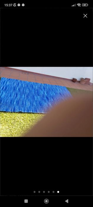 2 carpetes azuis como novas de