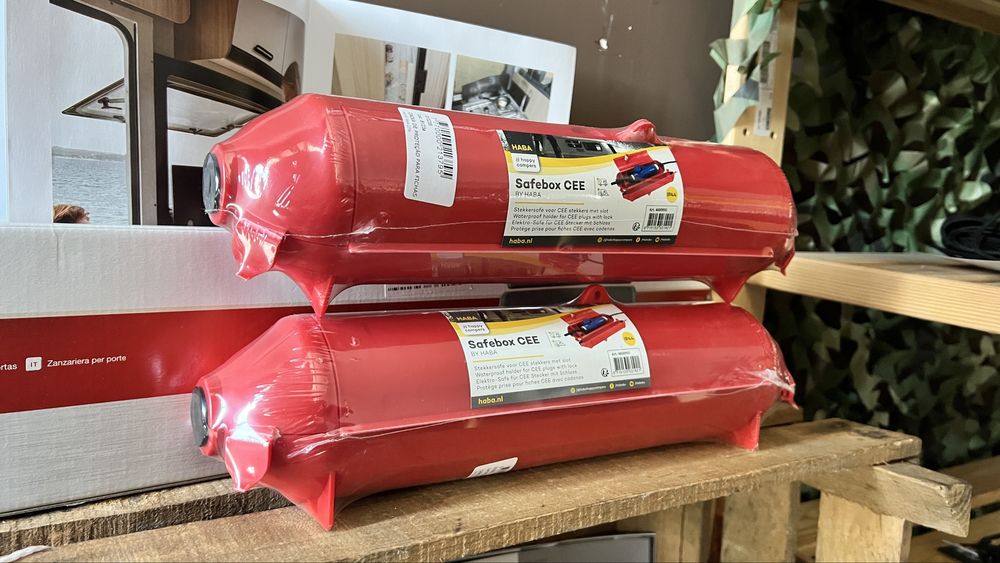 Caixa protecao de fichas tomadas chuva com aloquete