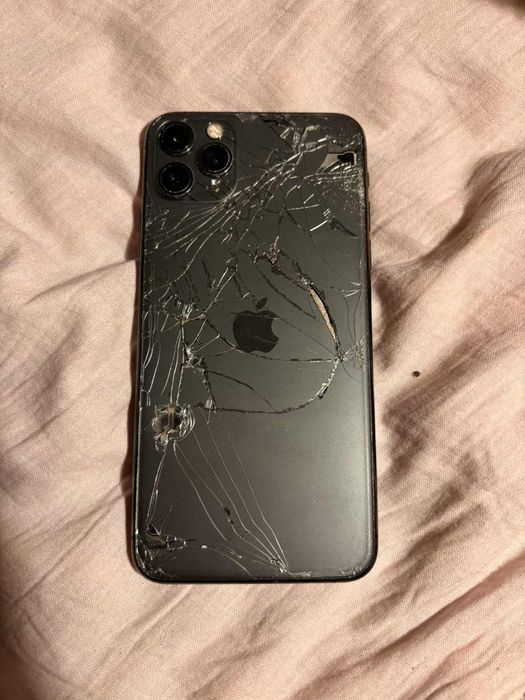 iPhone 11 pro max uszkodzony