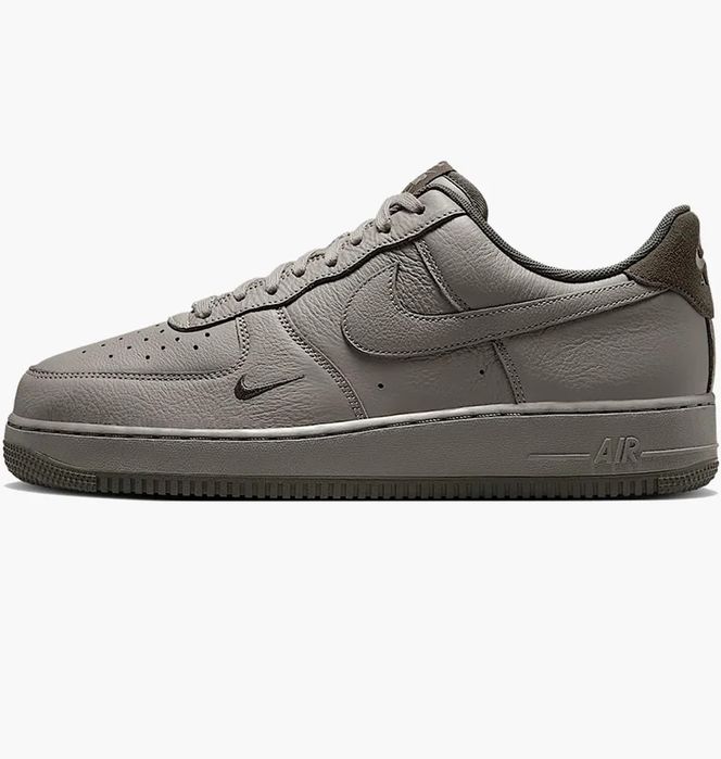 Кросівки чоловічі Nike Air Force 1 07 Lv8 Olive HM9483-300 р. US 9