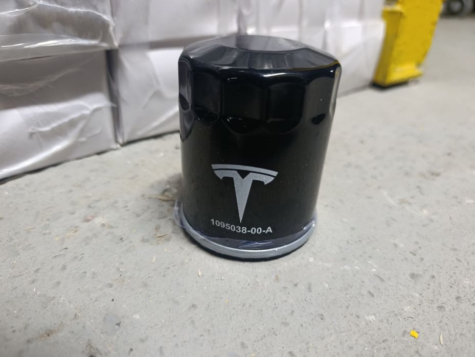 Масляний фільтр мотоу Tesla Model 3/Y