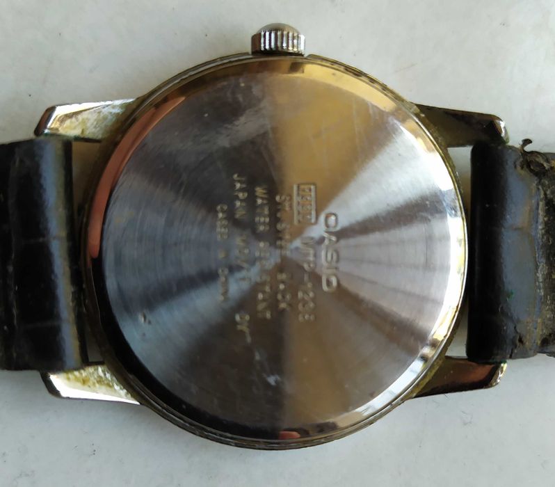 Часы наручные электронные Casio MTP-1236.