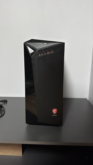 Komputer stacjonarny do gier i nauki