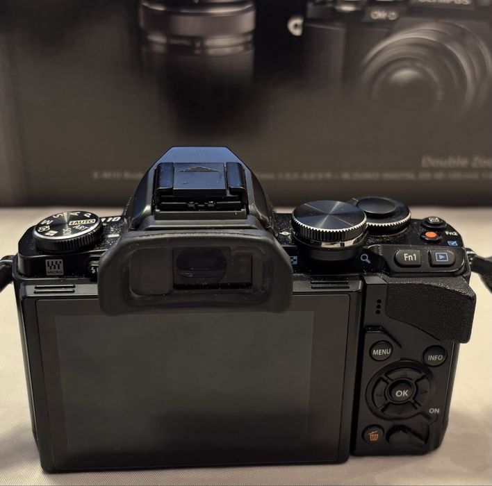 Olympus OM-D E-M10