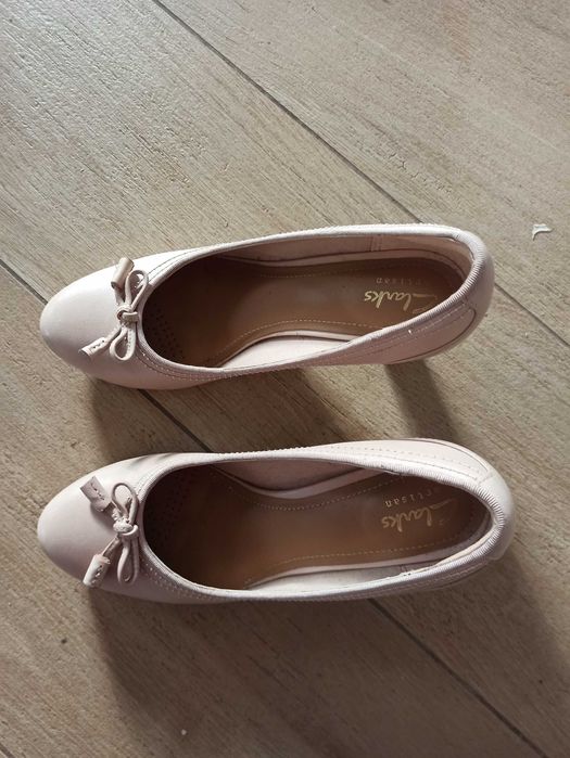 Clarks r.36 skóra pudrowy róż jak nowe