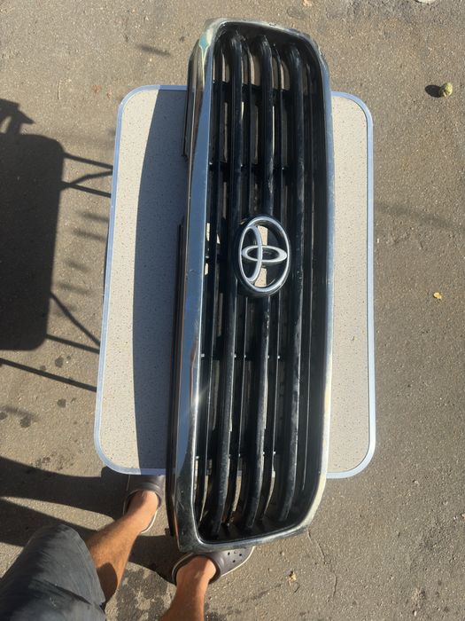5311160350 Toyota решітка радіатора