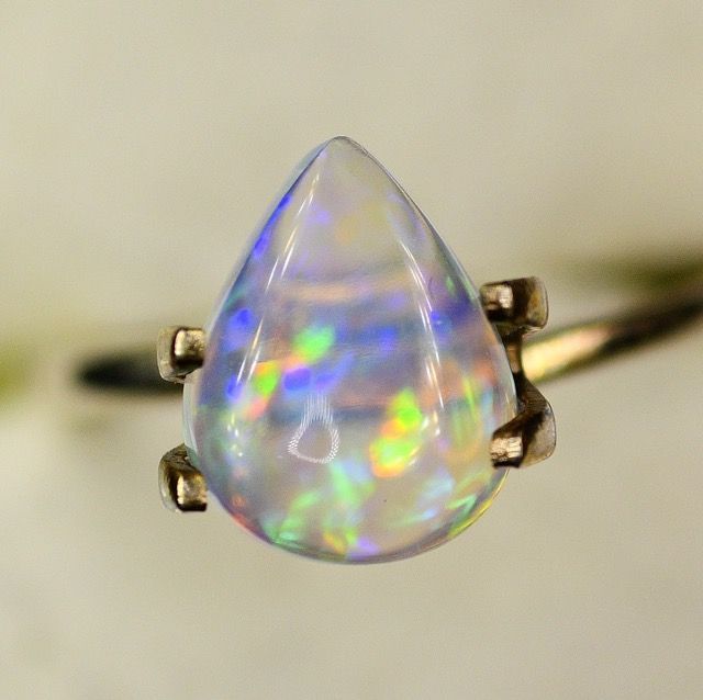 etiopski opal 1,55 ct kaboszon na pierścionek