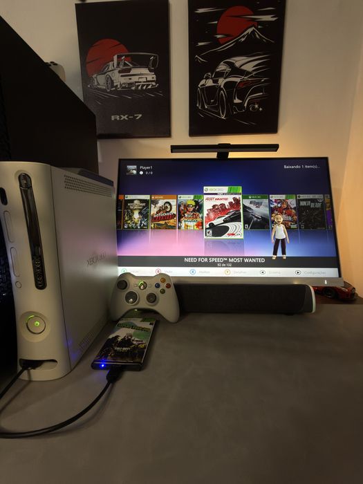 Xbox 360 Arcade branco 500GB + exploit + Aurora + 130+ jogos – nostalgia pronta a jogar