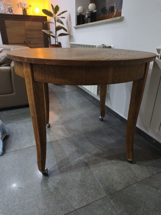 Stylowy stolik ,stary, stylowy