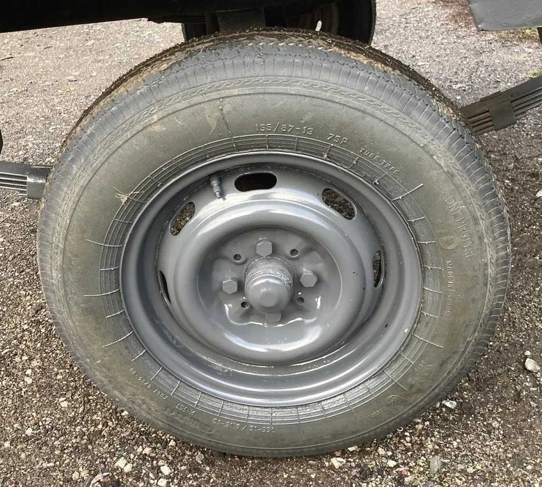 Причіп автомобільний розмір по бортах 1700 на 1240 на 300мм