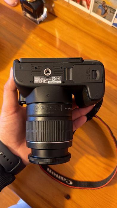 Canon 250D + lente 18-55 III