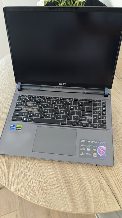 Laptop MSI Vector GP68HX RTX 4080 / i9 13950HX / 16 GB / 1 TB SSD M2
