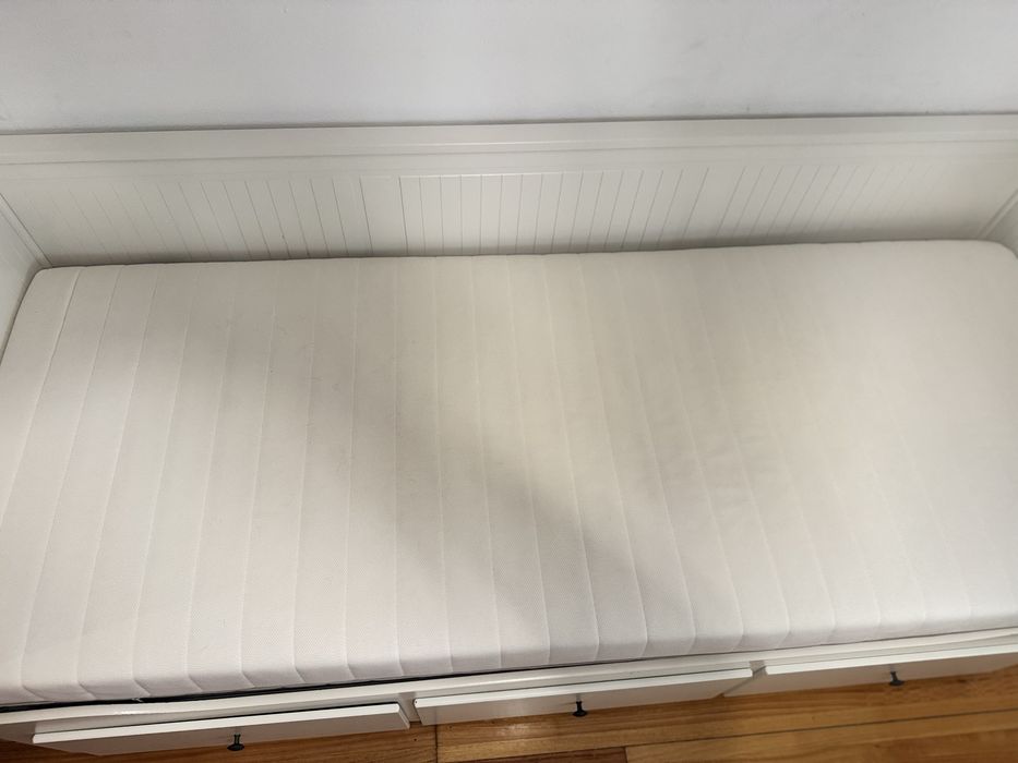 Cama IKEA HEMNES com 3 gavetas – Excelente estado