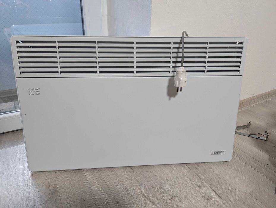 Обігрівач електричний конвекторний 2.0кВт з настінним кріпленням