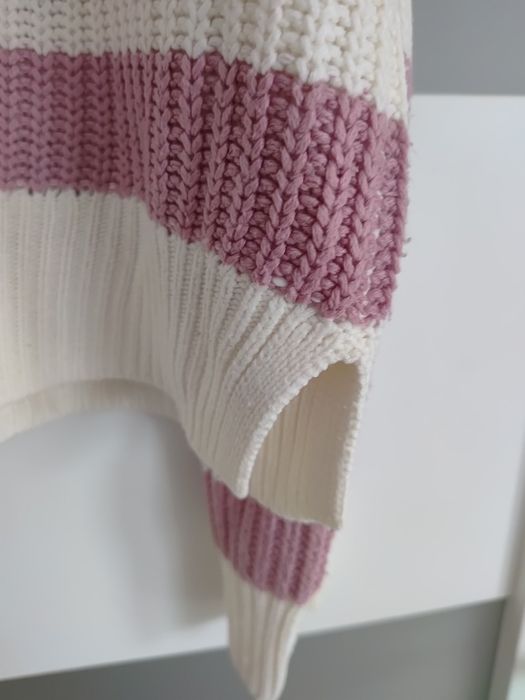 Sweter damski w paski