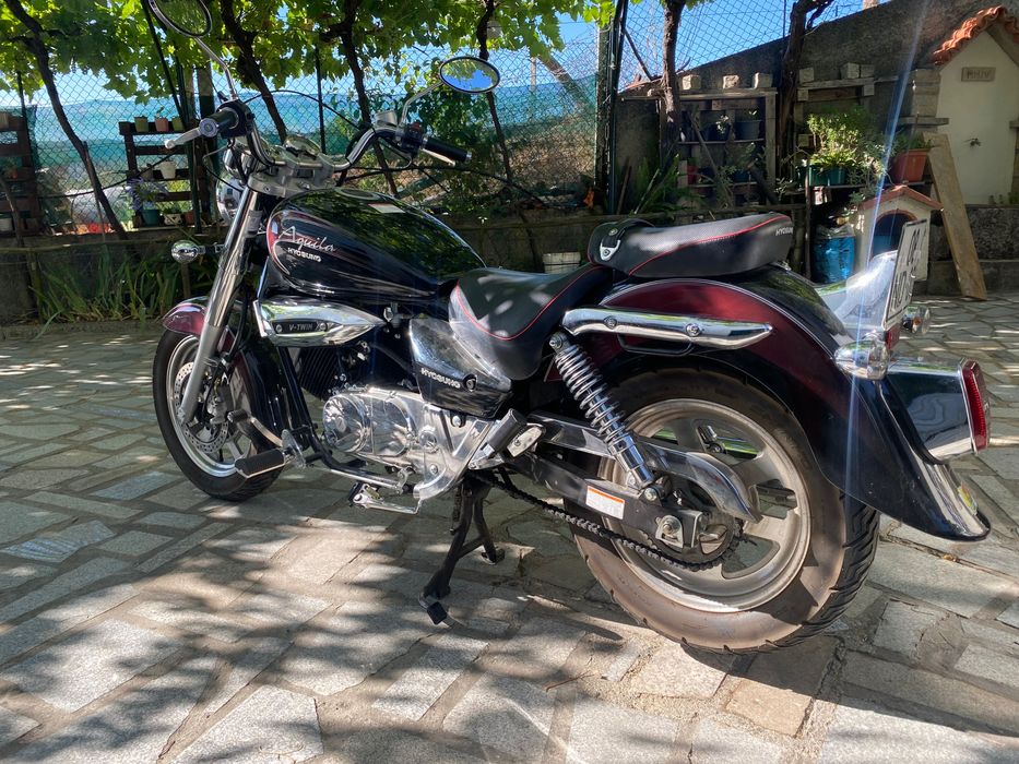 Hyosung Aquila 125cc (v-twin)