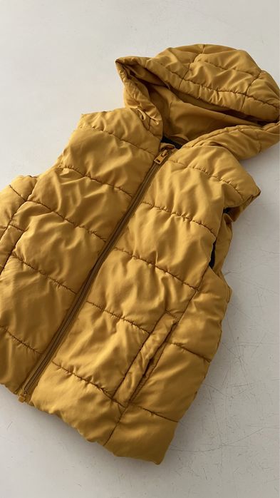 Жилетка Zara 110 на флісі Безрукавка