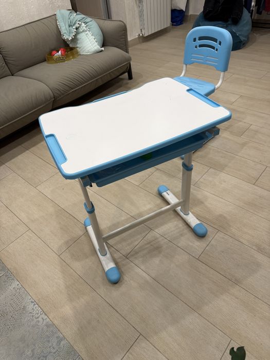 Дитяча парта з регулюванням висоти + стілець (комплект)