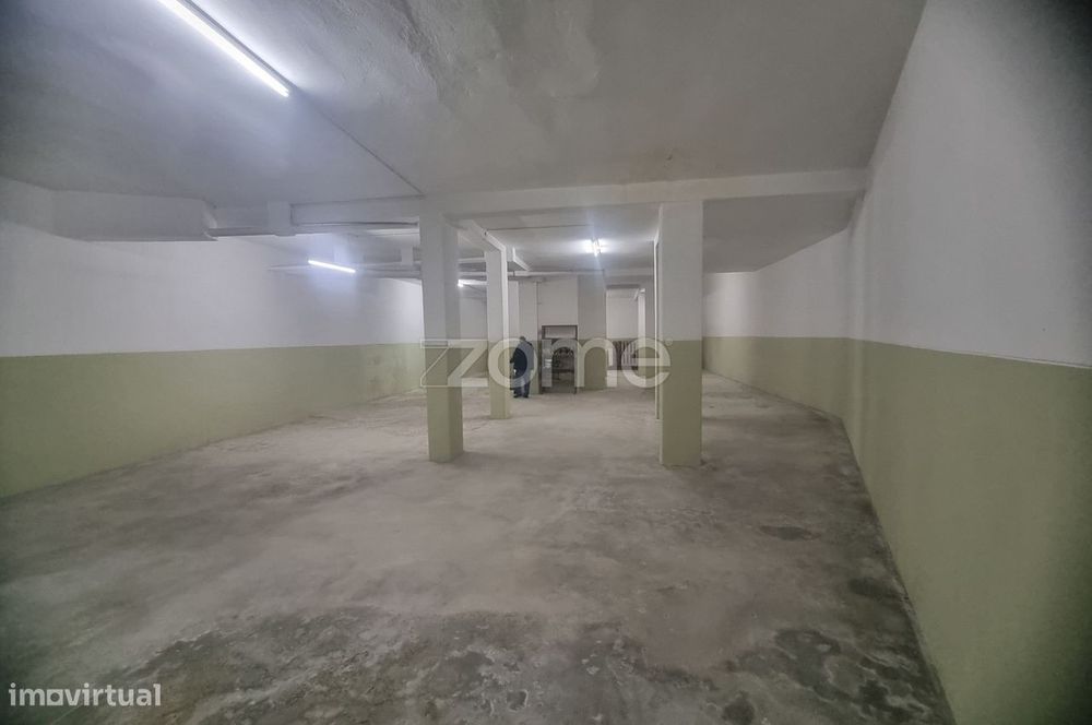Garagem com area total de 280 m2