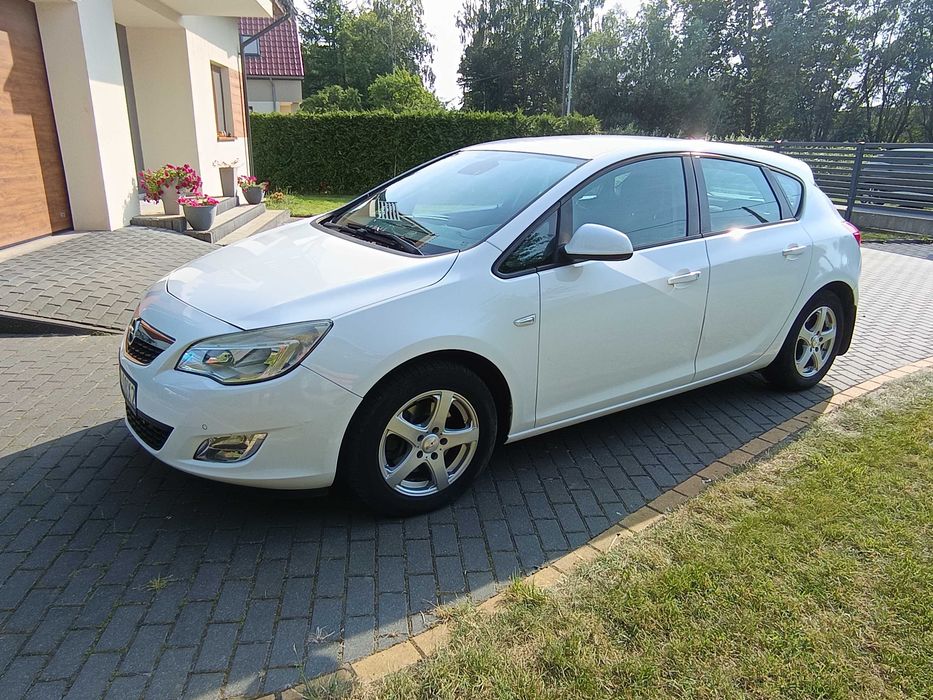 Sprzedam opel astra j 1,7diesel