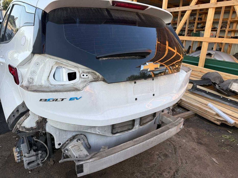 Усилитель задний Chevrolet Bolt EV задній підсилювач бампера шевроле
