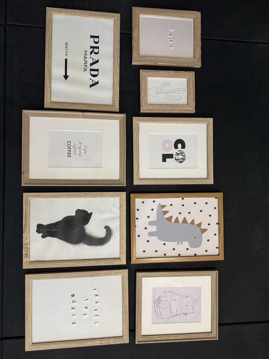 Quadros a 2,50€ cada. Molduras em excelente estado.