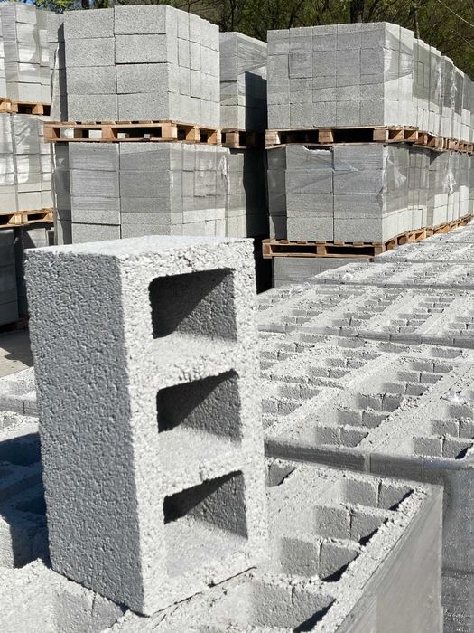 шлакоблок 29.50 гр тротуарная плитка 290 гр манипулятор 900 грн Цемент