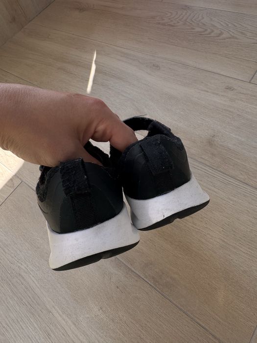 Кросівки nike revolution