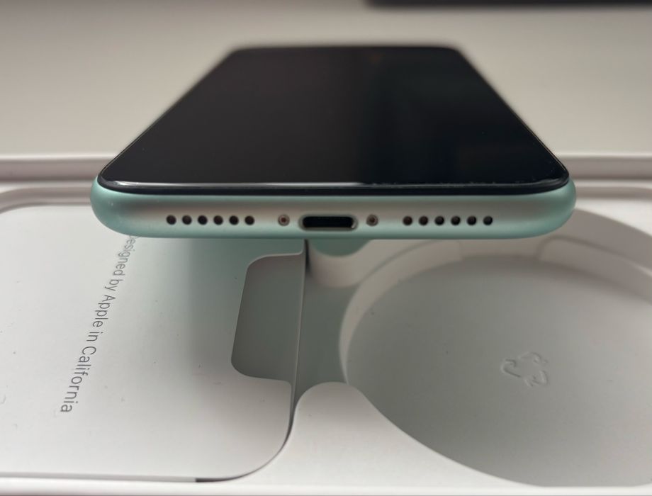 Iphone 11 128GB + capas incluidas