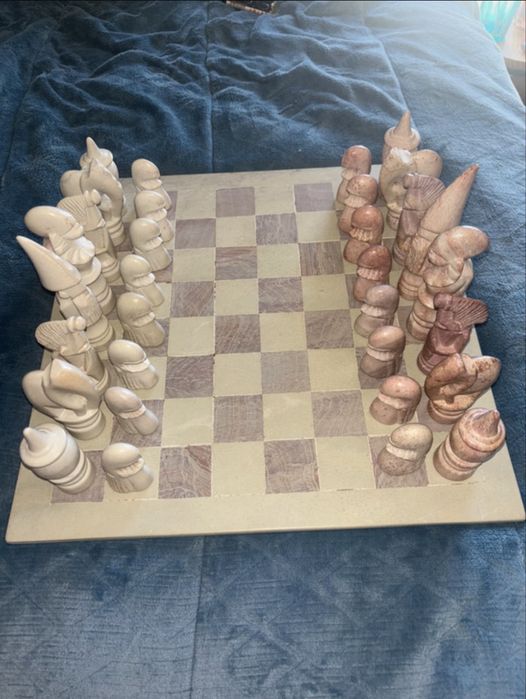 Tabuleiro de Xadrez Artesanal em Marmore- peca decorativa e colecionavel
