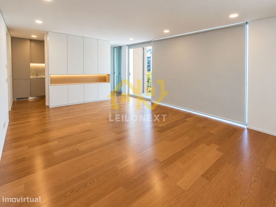 T3 com Amplo Terraço e Garagem