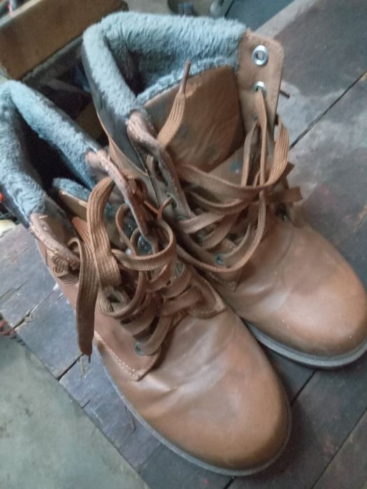 Продам утюг, фонарь, ботинки!