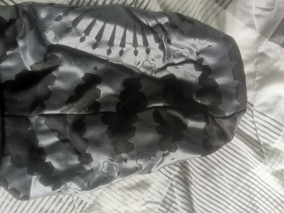 Cathedral hoodie Casaco médio com capuz, estampagem e fecho lua