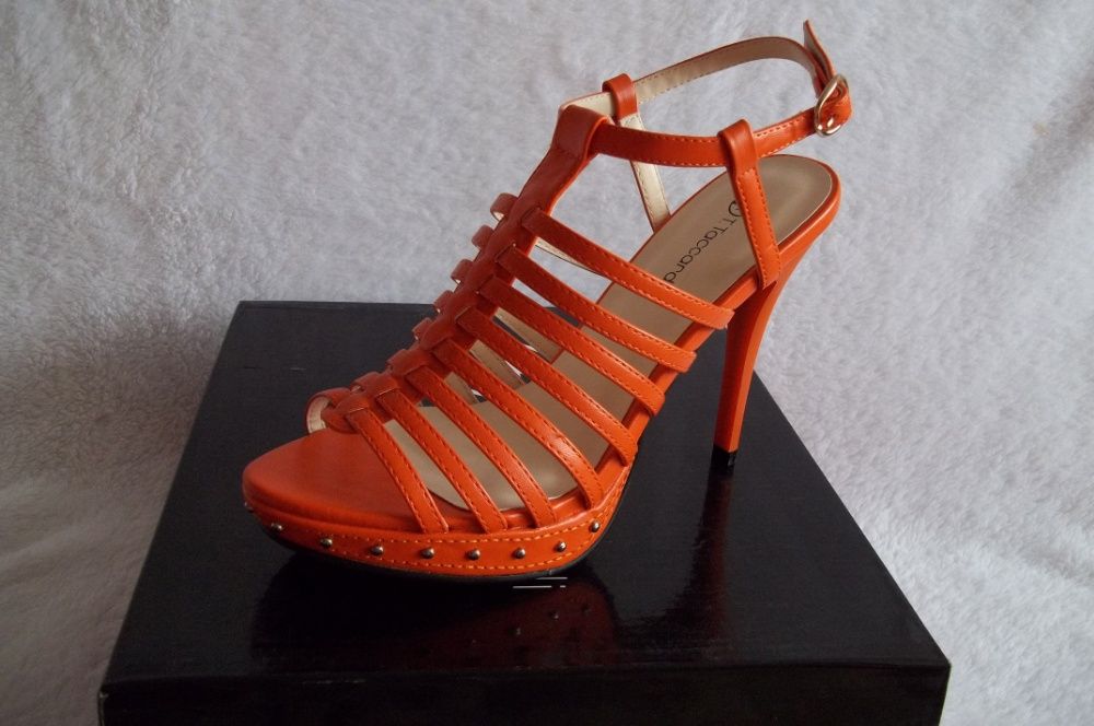 Босоніжки T. Taccardi розміри 38, 39