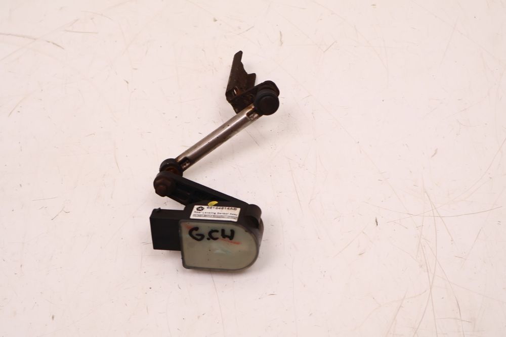 JEEP GRAND CHEROKEE WK2 CZUJNIK POZIOMOWANIA ŚWIATEŁ TYŁ 070 68164814AB