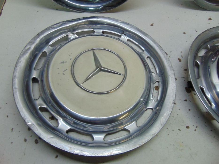 Mercedes w114/115 e 123 tampões de roda em 14