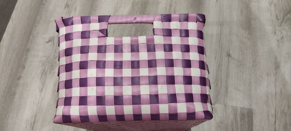 3 cestos em tons lilás