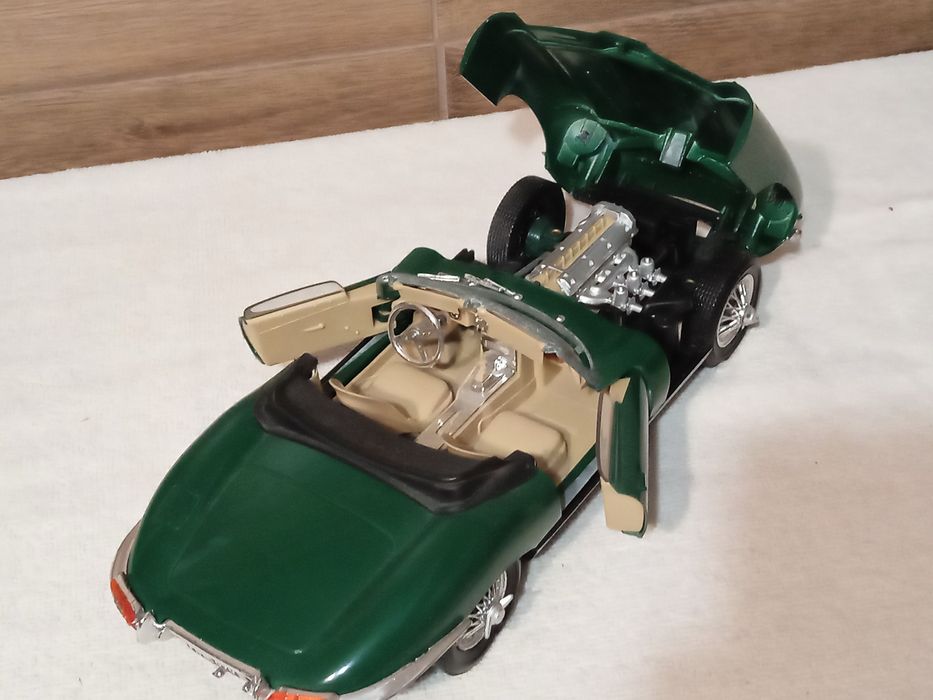 model Jaguar XK.E Polistil 1/16