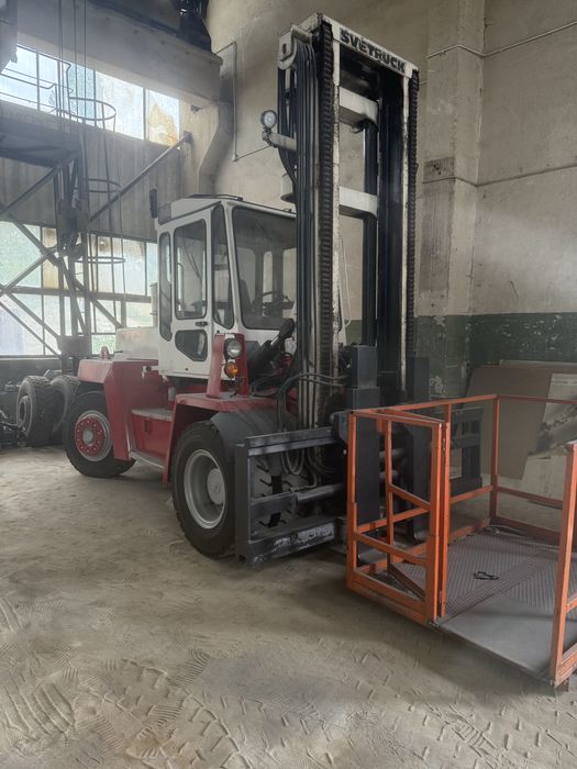 Wózek widłowy Svetruck 10TON