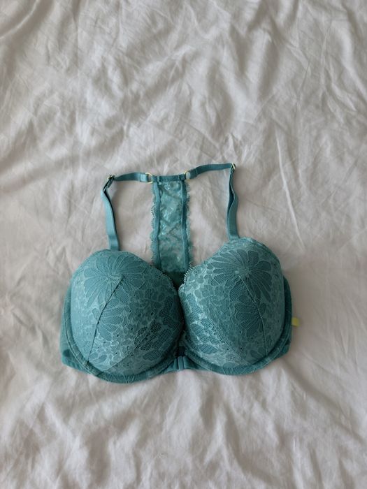 Koronkowy biustonosz Victorias Secret 32dd, 70e