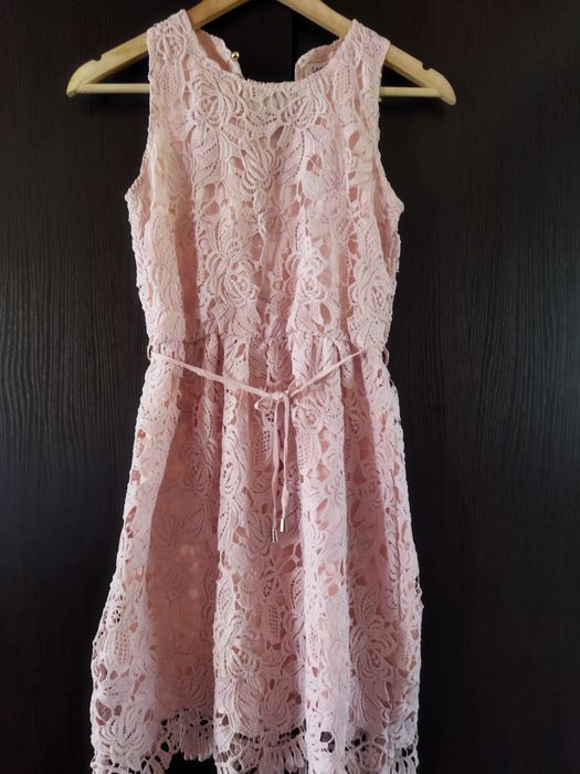 Гіпюрове плаття для маленької леді.