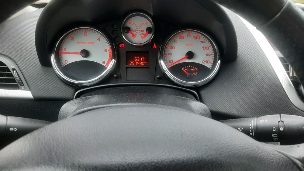 Ładny peugeot 207