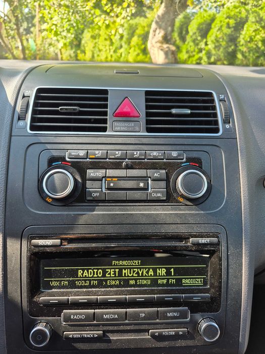 samochód osobowy VW Touran