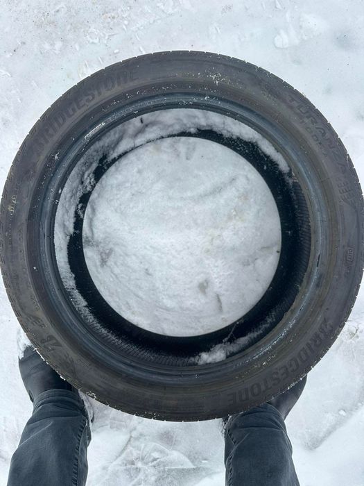 Автошини Bridgestone 235/45 R18