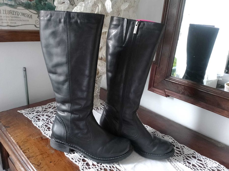 Kozaki wysokie buty zimowe czarne skóra płaskie gruba podeszwa obcas 2 cm ocieplane 38 Acord