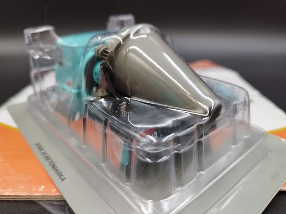 1:43 Deagistini Star 25 Betoniarka model nowy