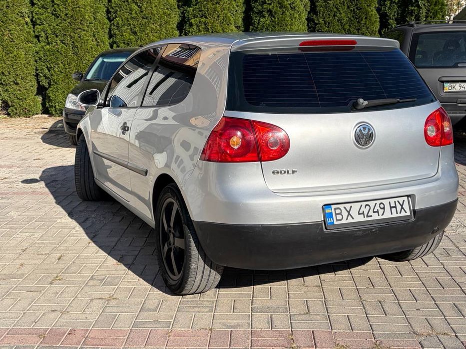 продам Volkswagen Golf 5