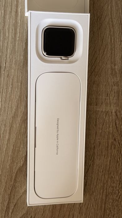 Apple Watch SE (Gen 2) 40mm Starlight S/M