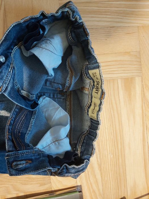 Jeansy z przetarciami rozm. 146